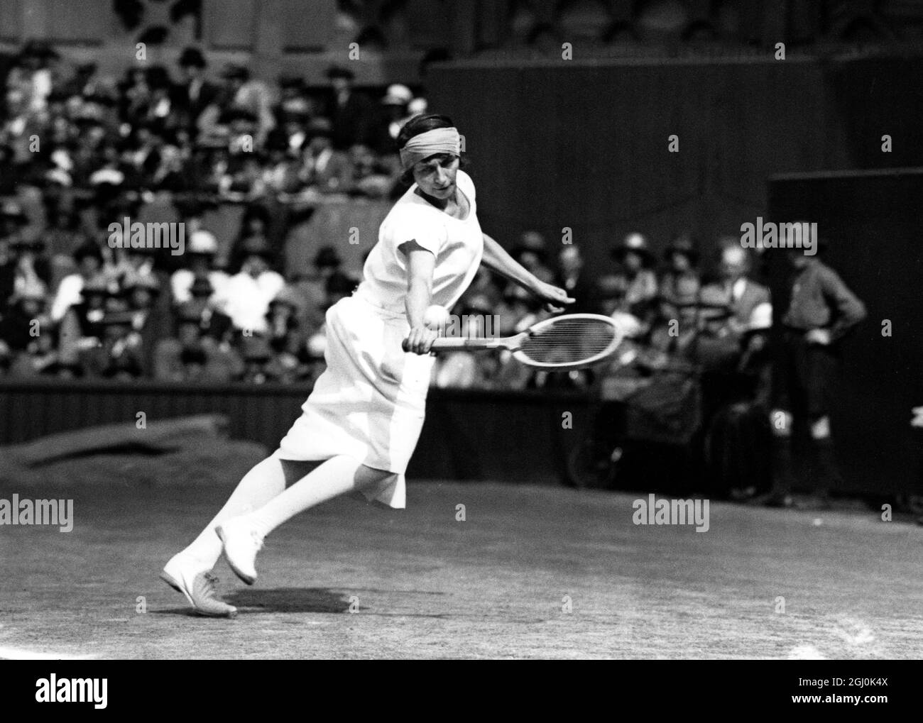 Miss Kitty. McKane (Kitty Godfree) (GBR) - Ladies Tennis Final at Wimbledon  4th July 1924 ©TopFoto *** Local Caption *** 1924 - Miss K. McKane 1926 -  Mrs. L.A. Godfree Stock Photo - Alamy