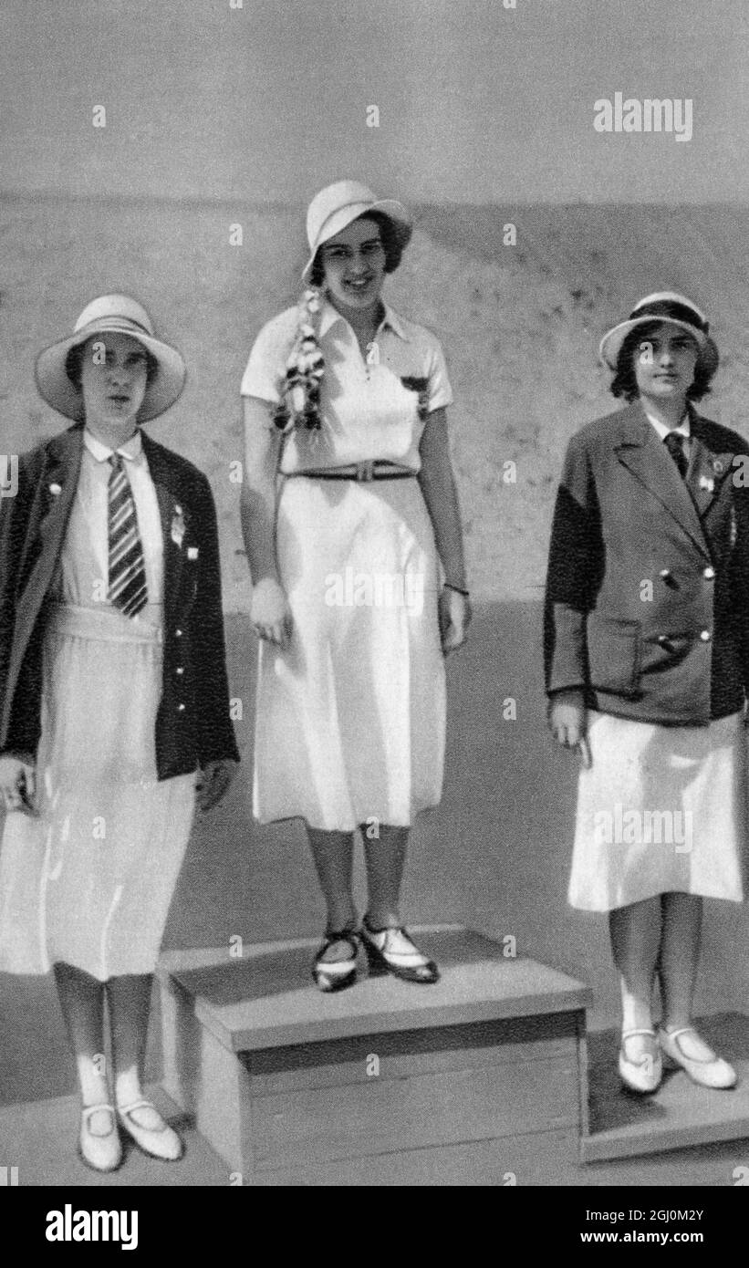Fencing 1932 Olympic Games, Los Angeles, USA, Fencing, Women's Foil medalists Gold Ellen Preis for Austria Silver Heather 'Judy' Guinness for Great Britain Bronze Erna Bogáthy Bogen for Hungary Stock Photo