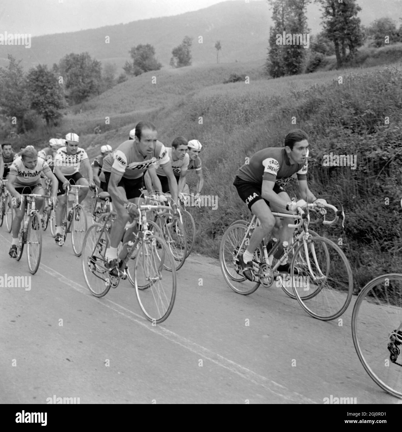 Piacenza . Italy : Belgium 's Eddy Merckx (right ) and Spain's Julio Jimenez ( left) in action during the seventh stage of the Tour of Italy cycling race ( Giro d'Italia ) on 27 May 1969 Stock Photo