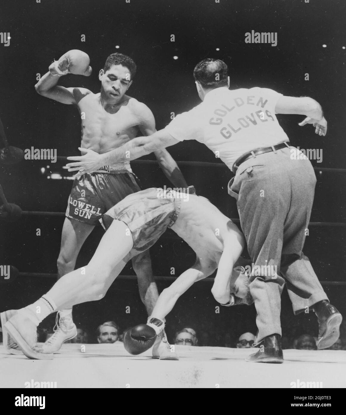 Golden gloves 1960 hires stock photography and images Alamy