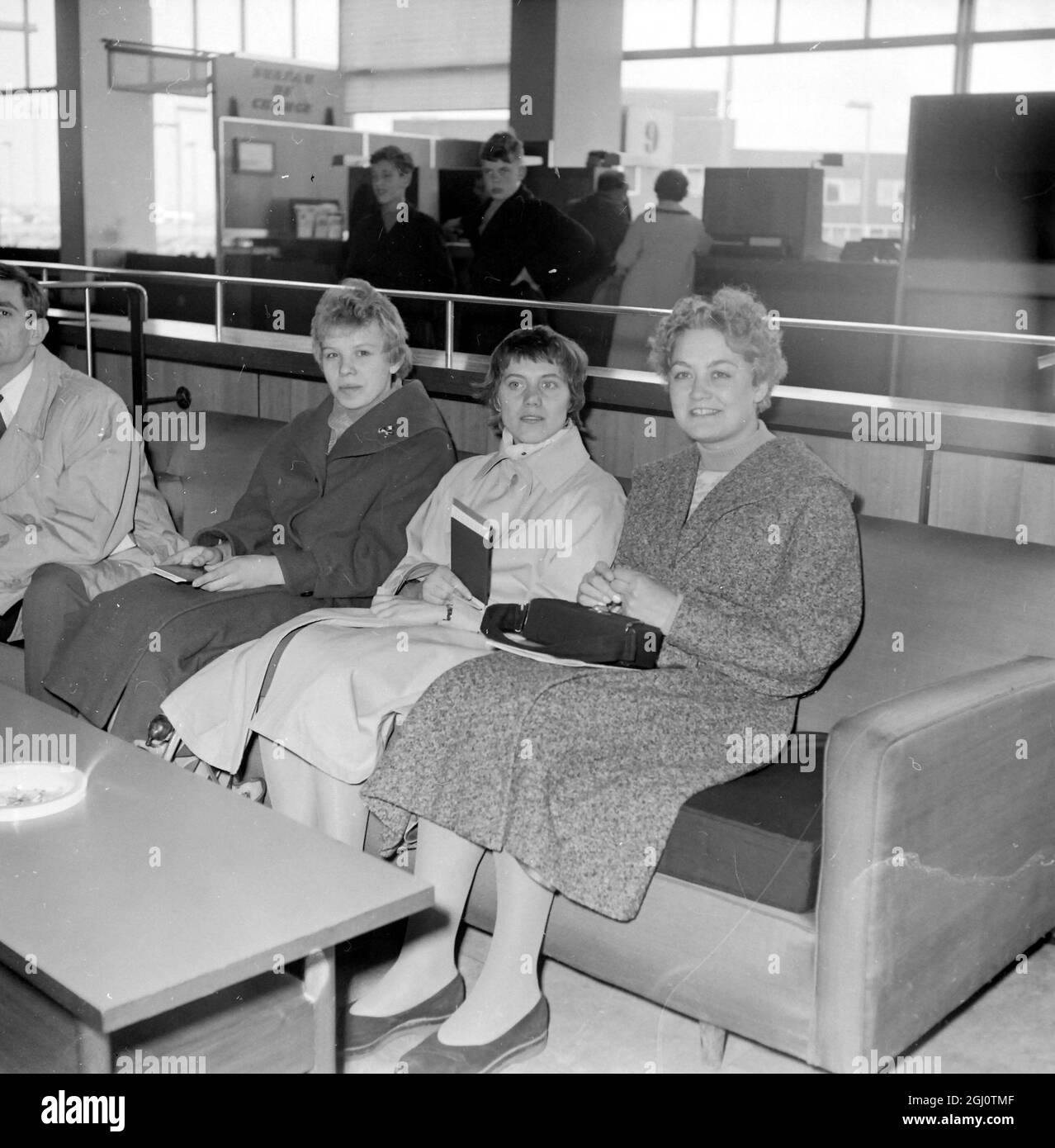 SWIMMING SOVIET TEAM AT LONDON AIRPORT KRIVDINA KLIPOVA AND KOVALENKO 26 APRIL 1960 Stock Photo