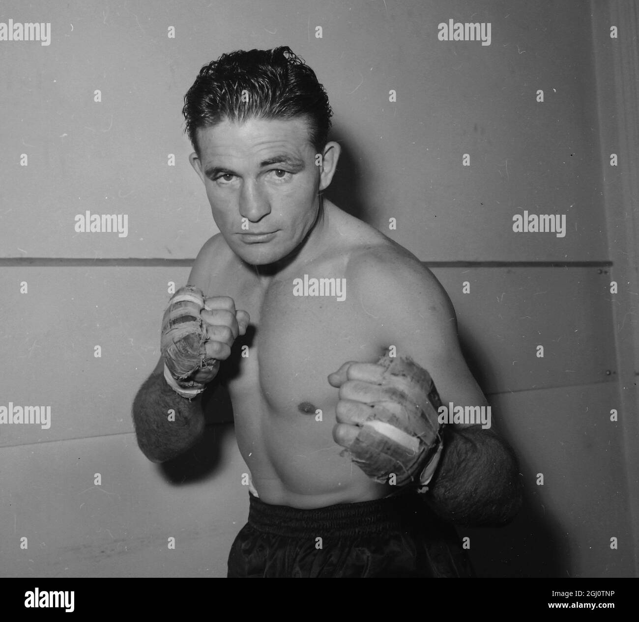 BOXING CHAMPION GEORGE BARNES TO FIGHT BRIAN CURVIS 29 APRIL 1960 Stock Photo
