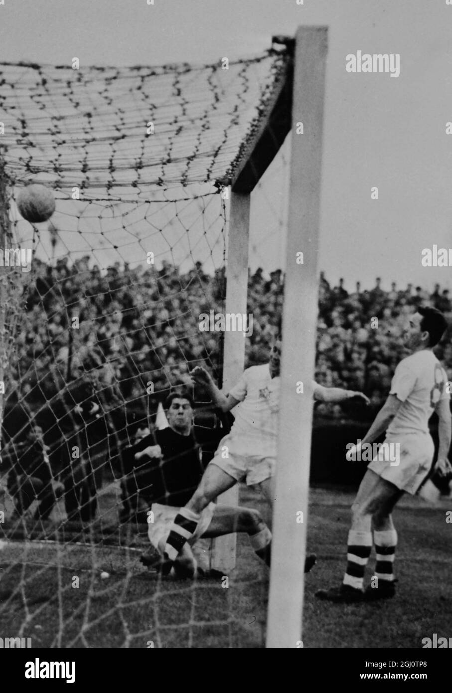 CZECHOSLOVAKIA V AUSTRIA FOOTBALL MATCH 4 MAY 1960 Stock Photo Alamy