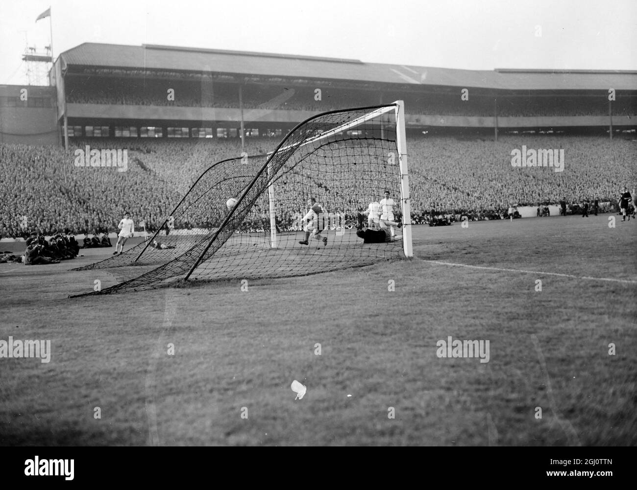 FOOTBALL EUROPEAN CUP FINAL REAL MADRID V EINTRACHT KRESS AFTER SCORING