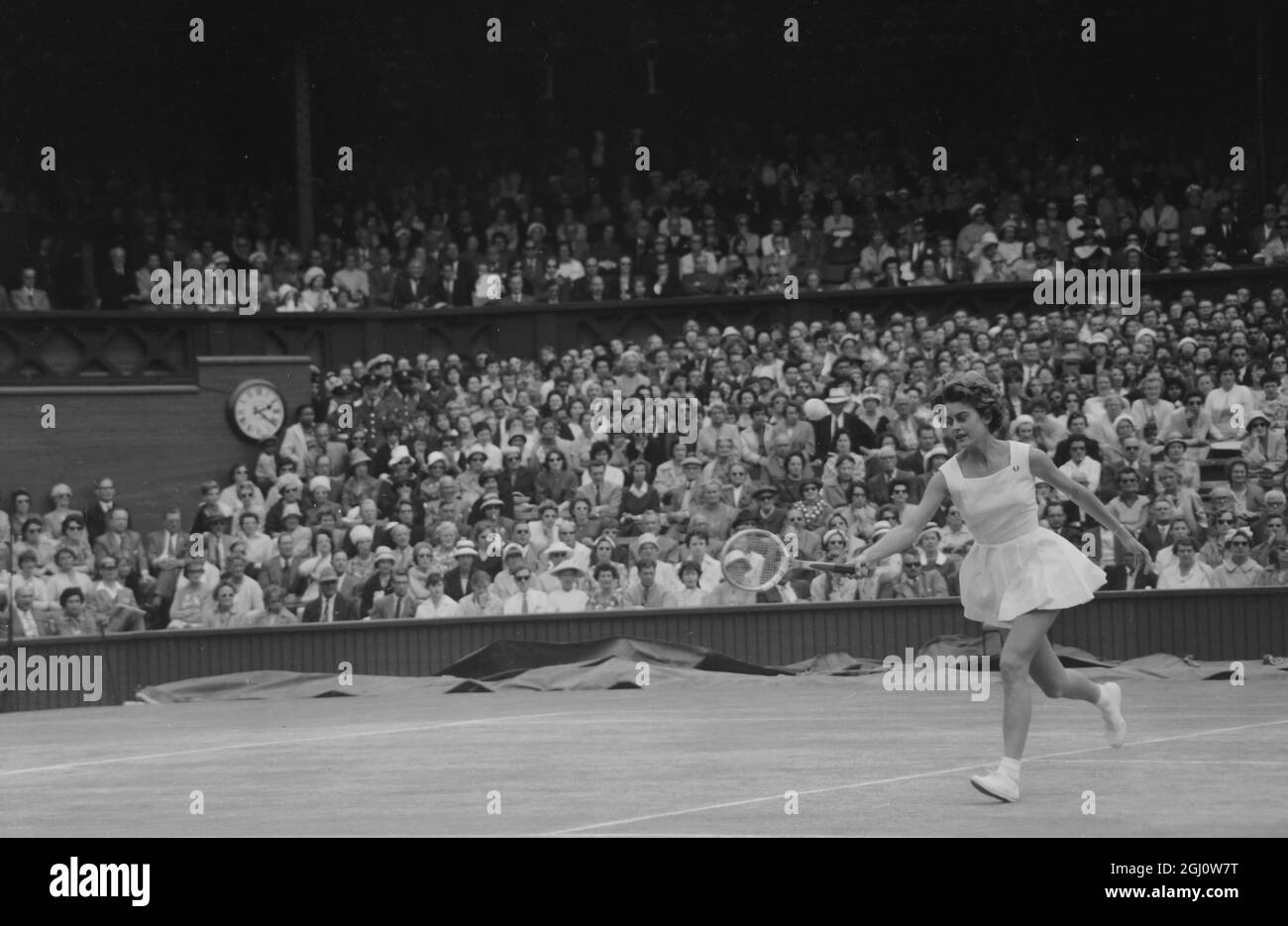 TENNIS WIMBLEDON CHAMPIONSHIPS 30 JUNE 1960 Stock Photo Alamy