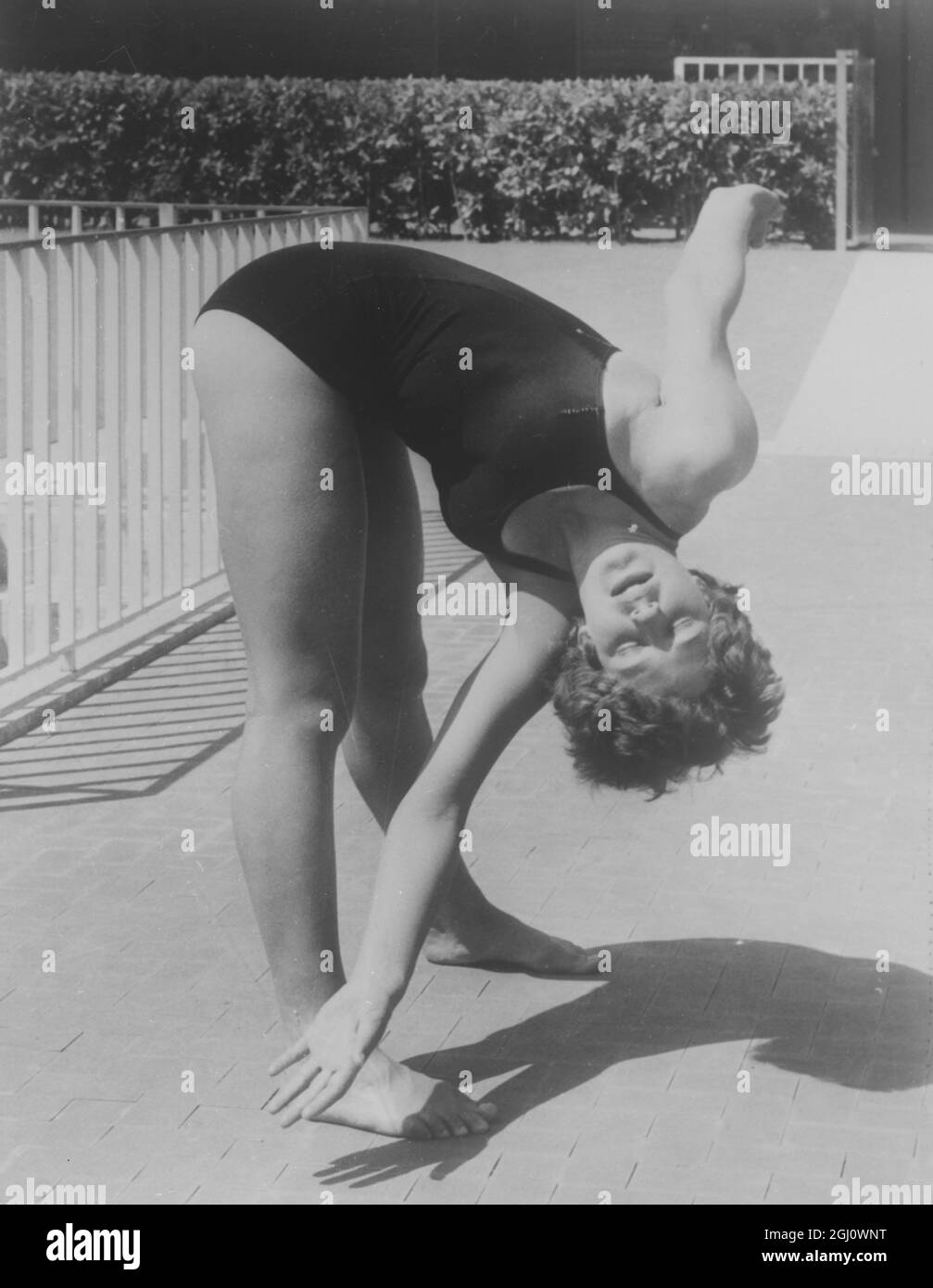 SWIMMING RANWELL LAURA SOUTH AFRICAN AT POOL 19 AUGUST 1960 Stock Photo