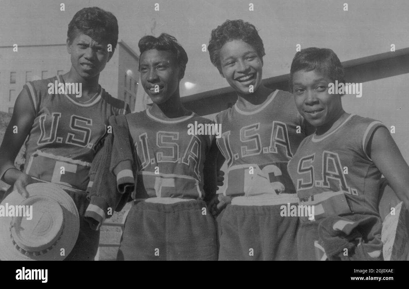 OLYMPIC GAME 4X400M WOMEN RUDOLPH WILLIAMS JONES HUDSON AFTER WIN H 7 SEPTEMBER 1960 Stock Photo