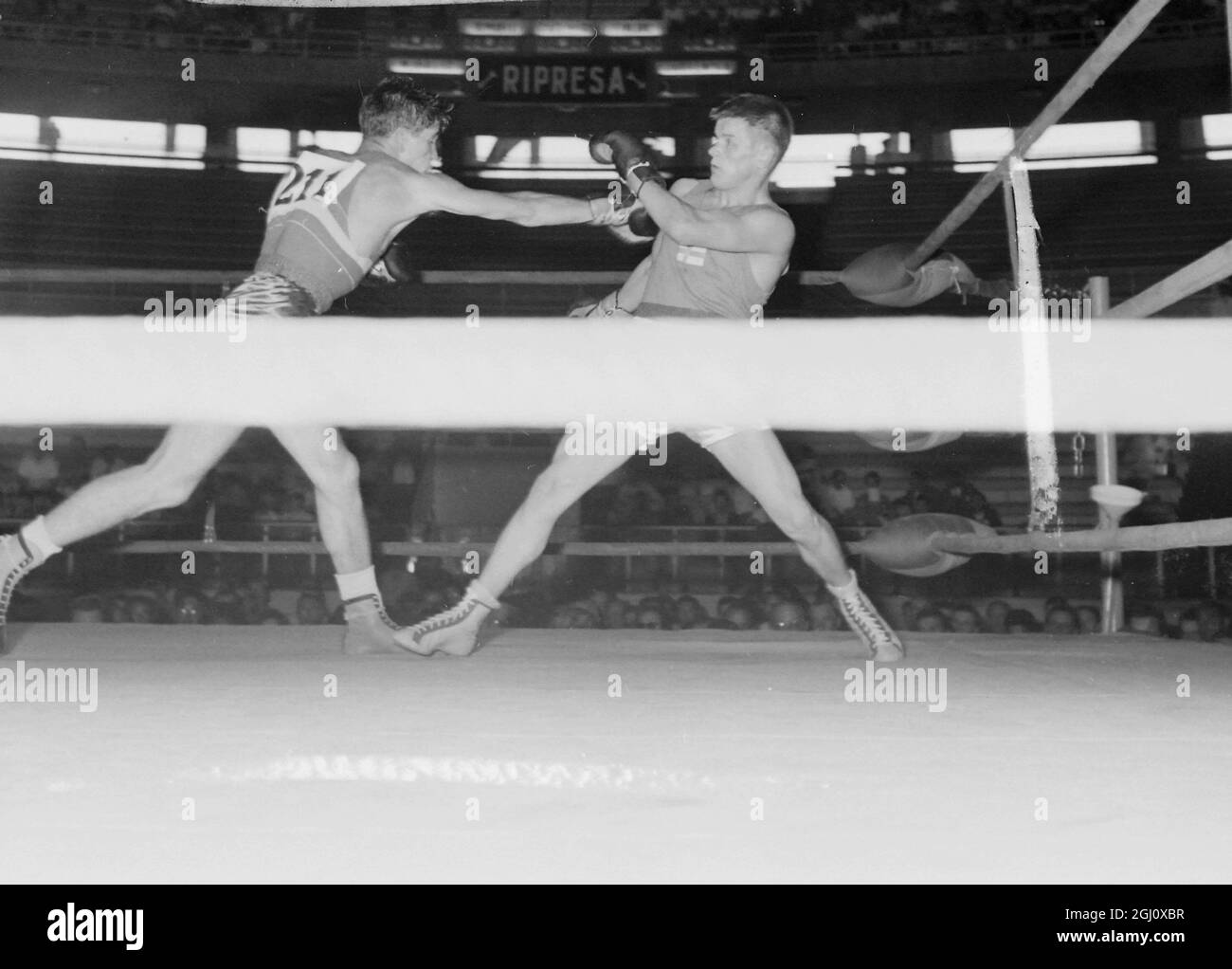 OLYMPIC GAME BOXING LIGHTWEIGHT MIHALIC V JARVENPAA 31 AUGUST 1960 Stock Photo