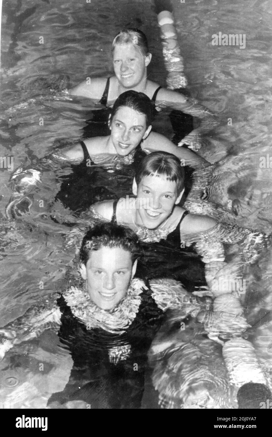 OLYMPIC GAME SWIMMING 4X100M WOMEN USA WIN TEAM MEMBERS 4 SEPTEMBER 1960 Stock Photo