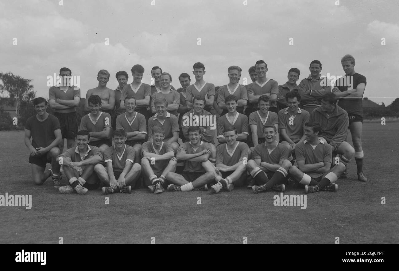 FOOTBALL CHELSEA FOOTBALL CLUB 30 SEPTEMBER 1960 Stock Photo Alamy