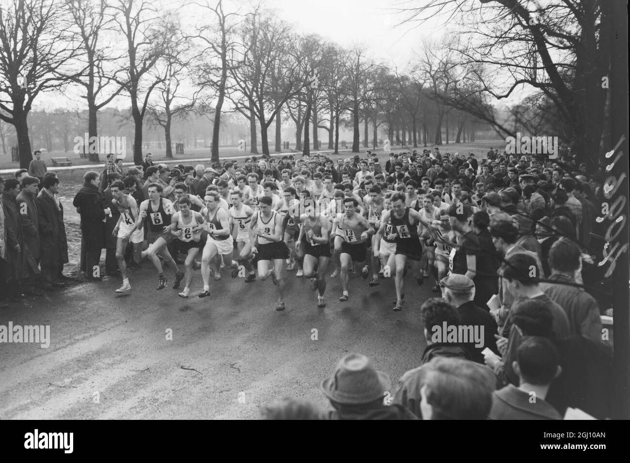 ATHLETICS IN HYDE PARK - RUNNING 25 FEBRUARY 1961 Stock Photo