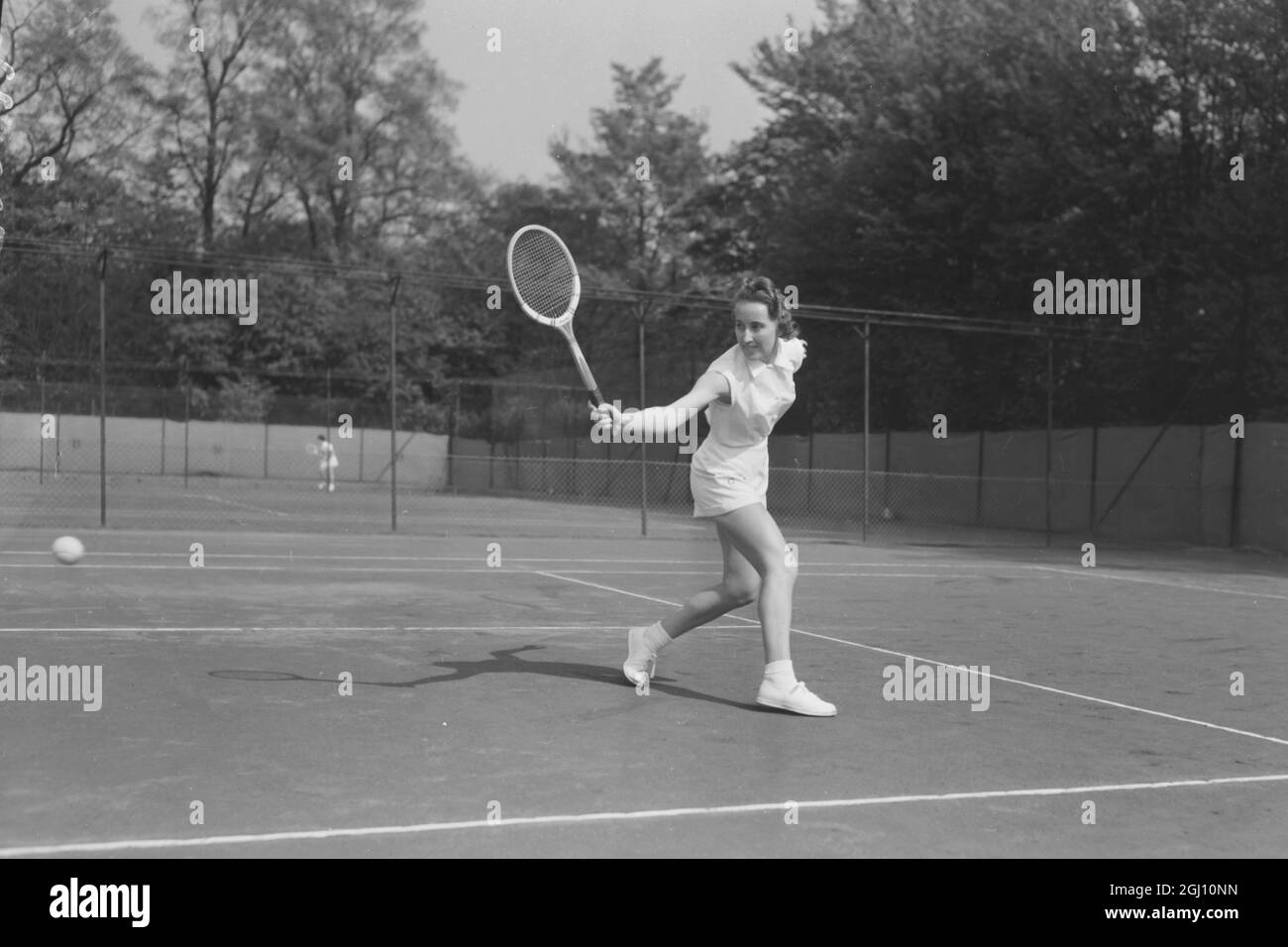 TENNIS CONNAUGHT TOURNAMENT A MORTIMER 18 APRIL 1961 Stock Photo Alamy