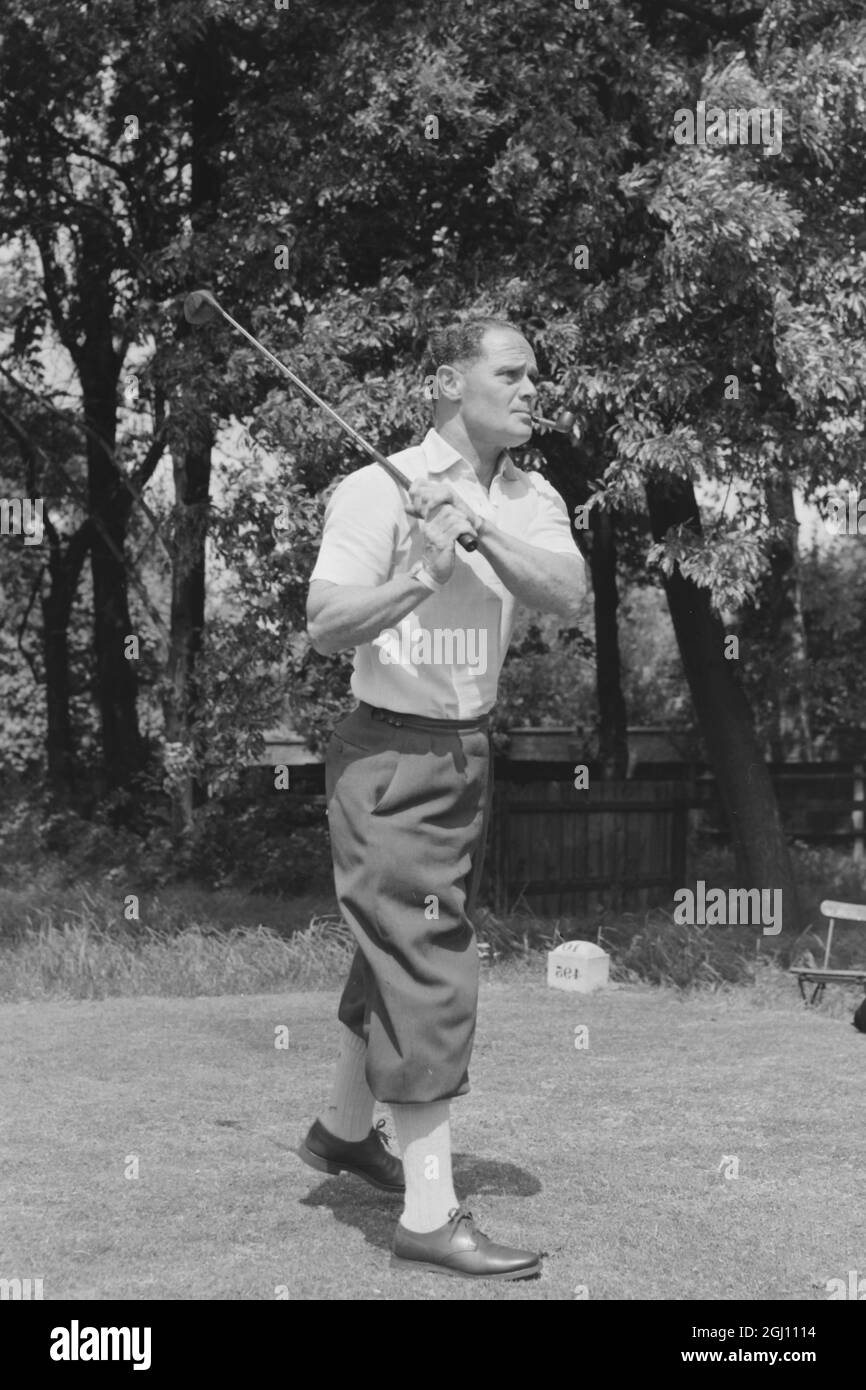 DOUGLAS BADER DRIVES DURING CHARITY GOLF 17 MAY 1961 Stock Photo Alamy