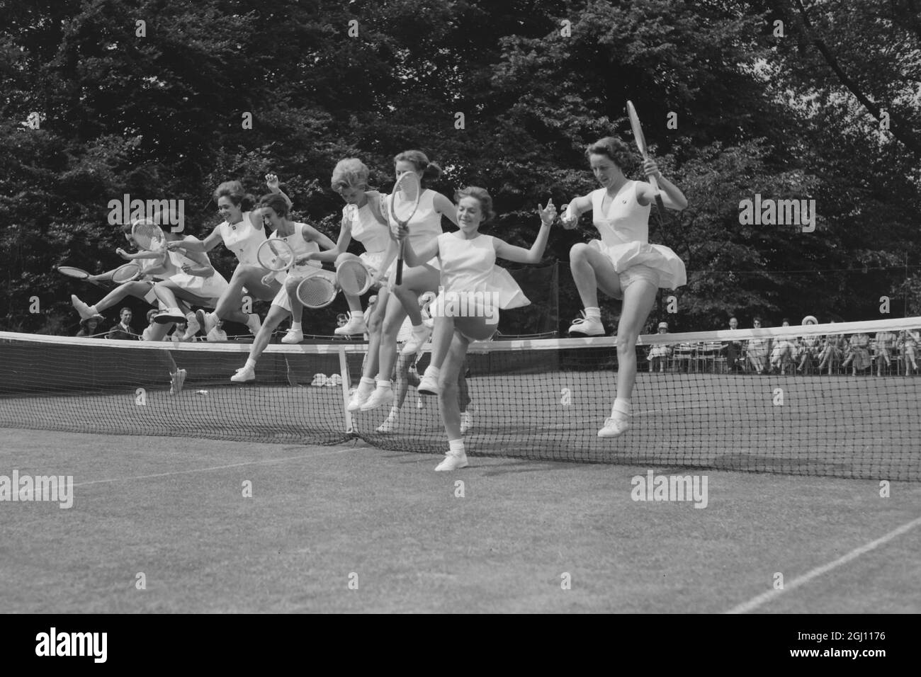 TENNIS BEAUTIES - SANDRA REYNOLDS, CARMEN CORONADO, ILSE DAVIES, EDDA BUDING AND PILI BARRIL - 20 JUNE 1961 Stock Photo