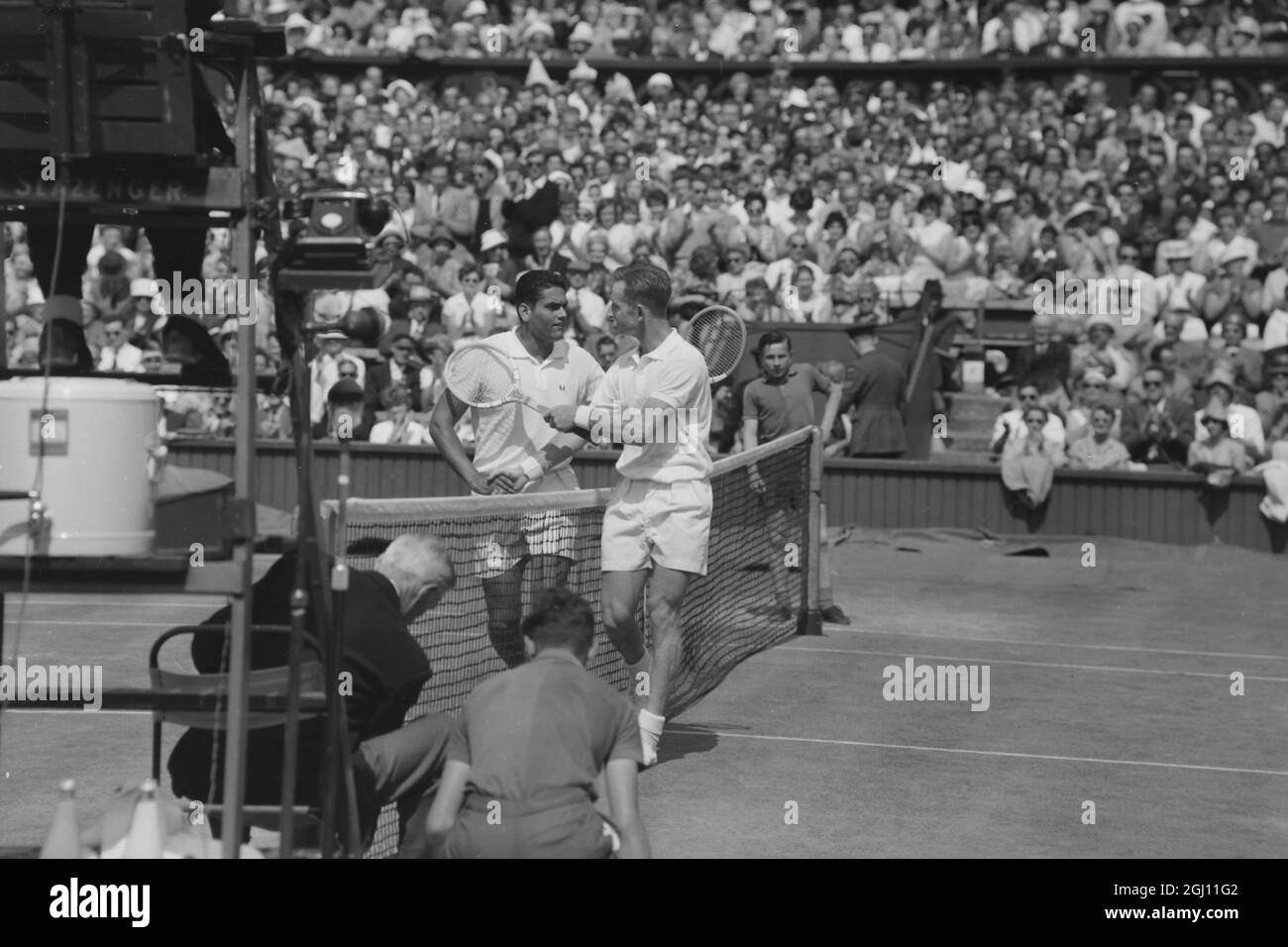 HOLDING A TROPHY - AUSTRALIAN TENNIS PLAYER ROD LAVER WINS CUP FOR MENS SINGLE AT WIMBLEDON 7 July 1961 2gj11jn