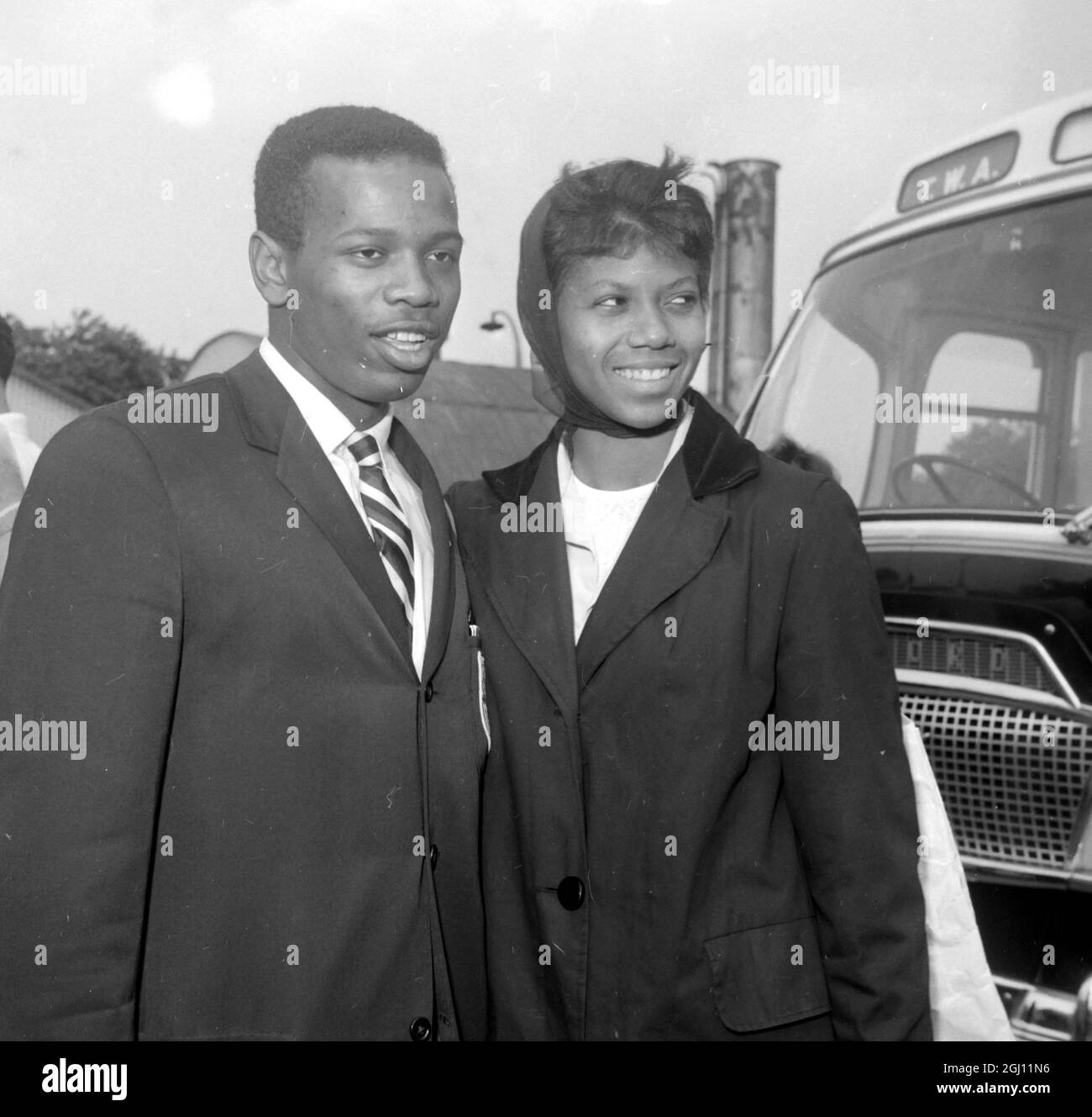 FRANK BUDD WITH WILMA RUDOLPH - OLYMPIC MEDAL WINNERS IN LONDON 20 JULY 1961 Stock Photo