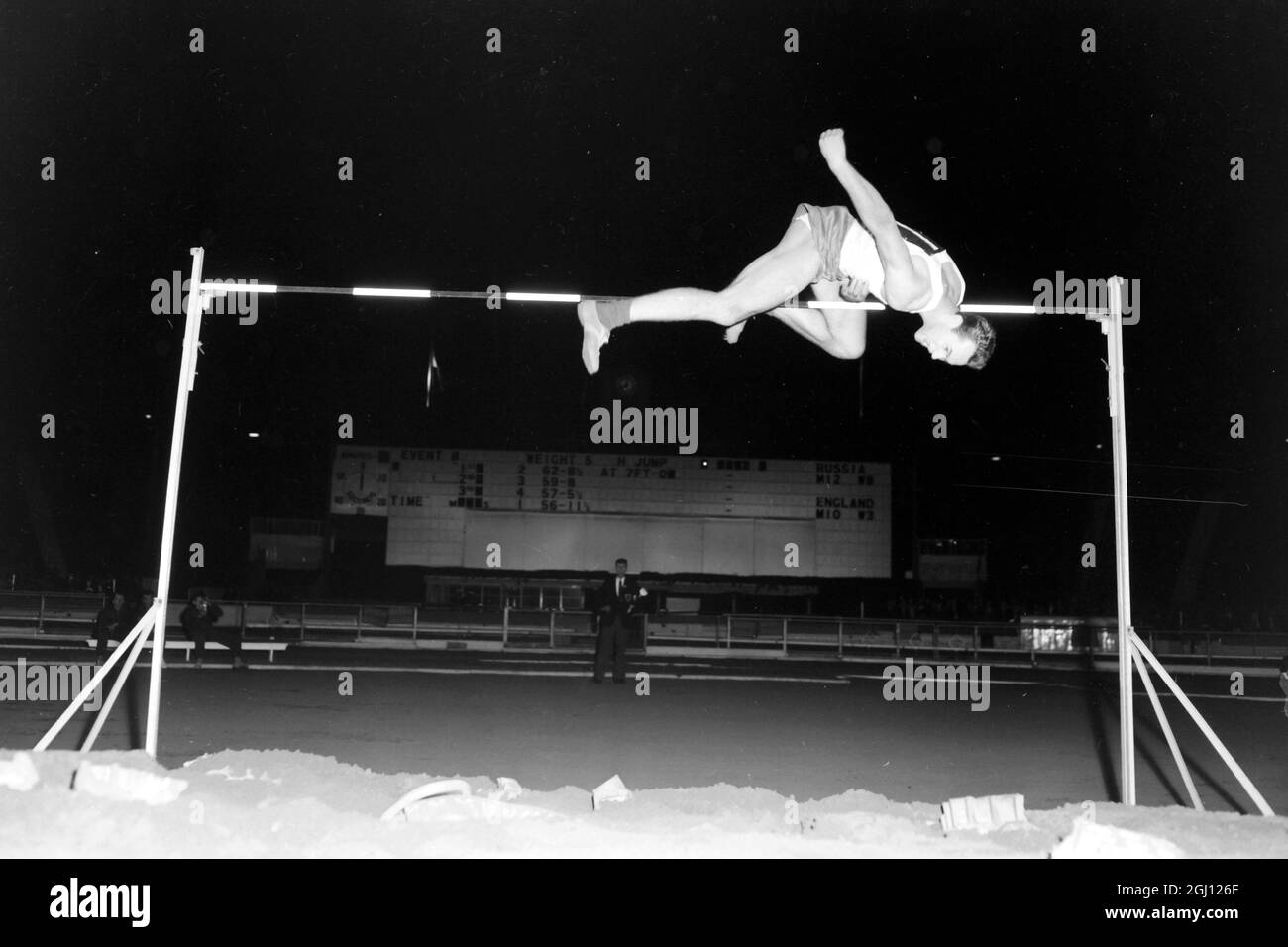 VALERY BRUMEL WORLD RECORD HIGH JUMP 19 SEPTEMBER 1961 Stock Photo Alamy