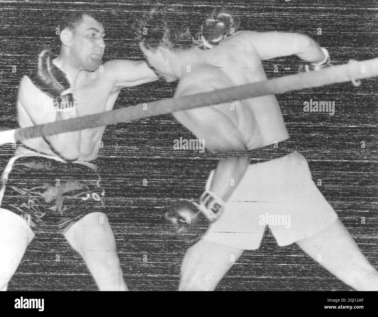 BOXER JOE ERSKINE V CHUVALO BOXING MATCH IN TORONTO 3