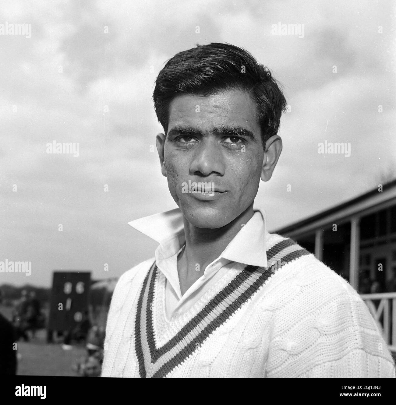 NASIMUL GHANI N PAKISTANI CRICKETER PORTRET OF PAKISTAN CRICKET TEAM