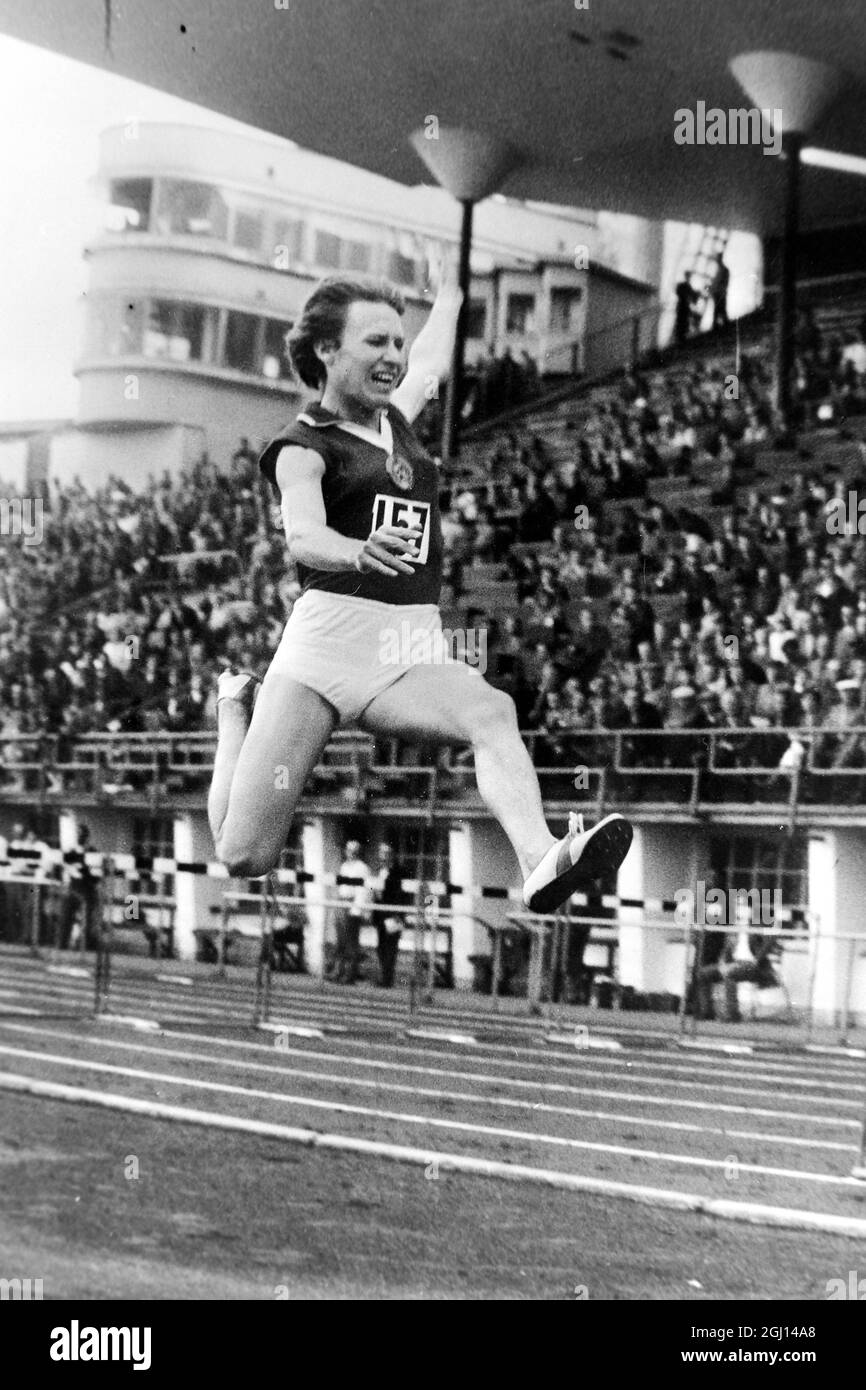 TATIANA THELEANOVA AT WORLD YOUTH FESTIVAL IN HELSINKI ; 1 AUGUST 1962 ...