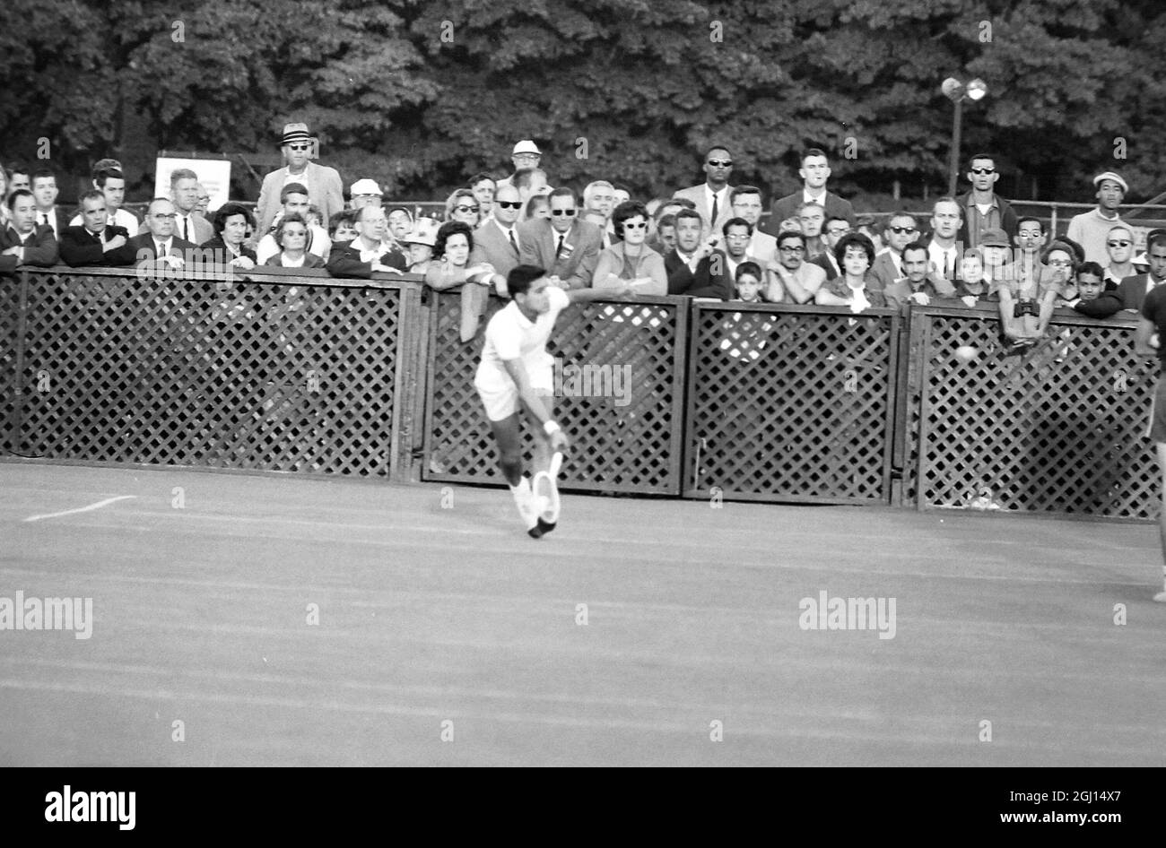 JAIOP MUJERJEA - TENNIS PLAYER IN ACTION AT US LAWN TENNIS CHAMPIONSHIPS IN FOREST HILL - ; 9 SEPTEMBER 1962 Stock Photo