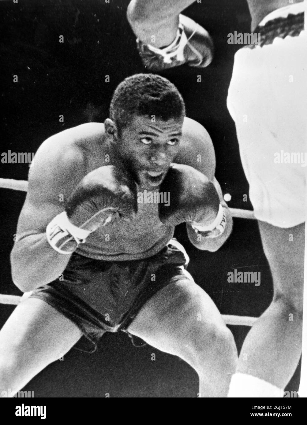 BOXER SONNY LISTON AND FLOYD PATTERSON IN ACTION - ; 27 SEPTEMBER 1962 Stock Photo