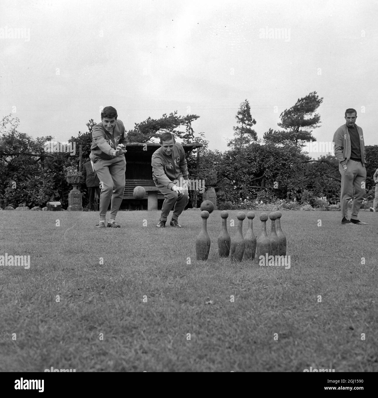 FOOTBALL FRENCH FOOTBALLERS TRAIN IN GRINDLEFORD ; 2 OCTOBER 1962 Stock