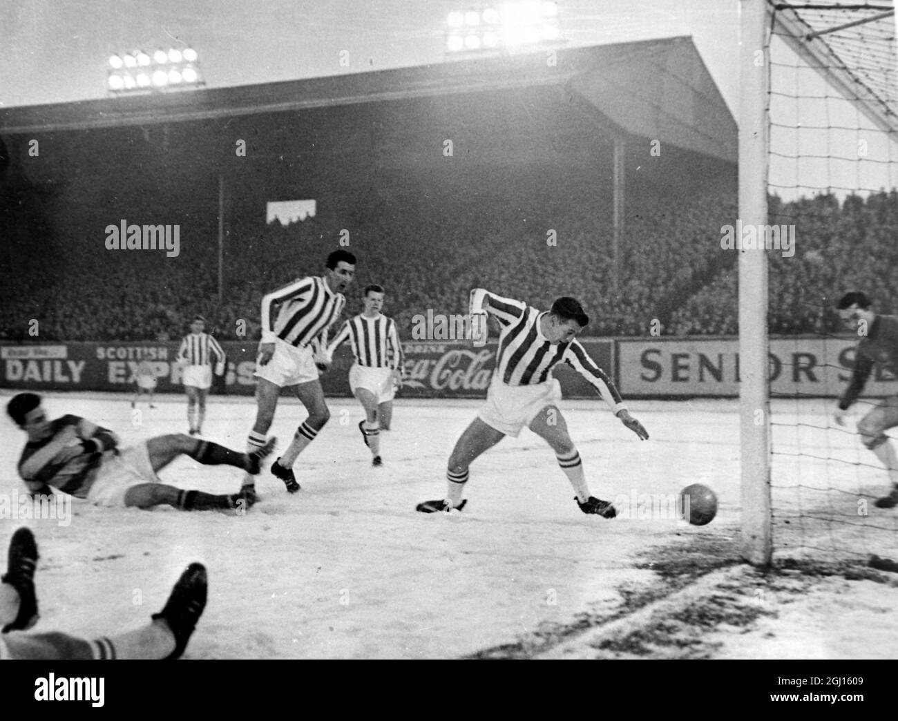 FOOTBALL PARTICK THISTLE V KILMARNOCK WHITELAW SCORES 3RD GOAL IN SCOTLAND ; 2 JANUARY 1963 Stock Photo