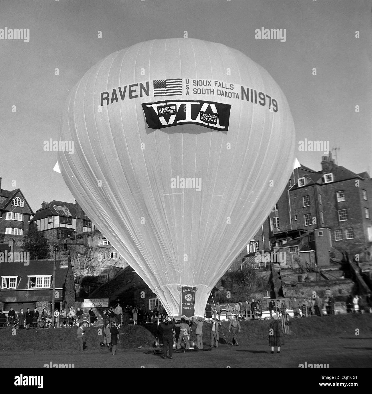 LOUIS VUITTON - hot air balloon, 20th century latter part. - Bukowskis