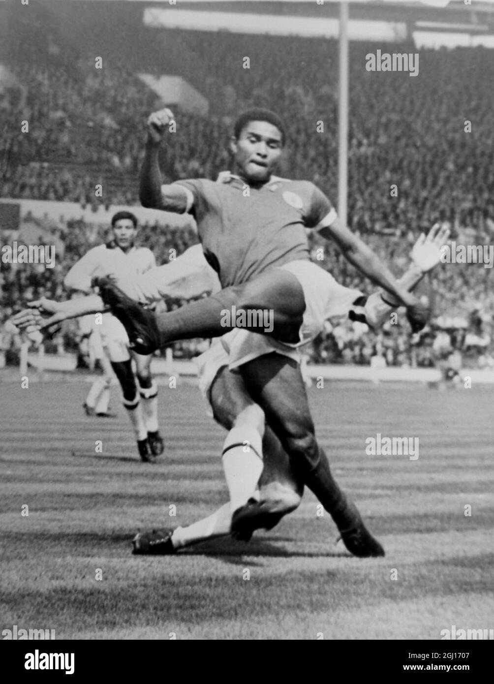 Sport Lisboa e Benfica - 👑 Há 62 anos, Eusébio estreou-se pelo Sport