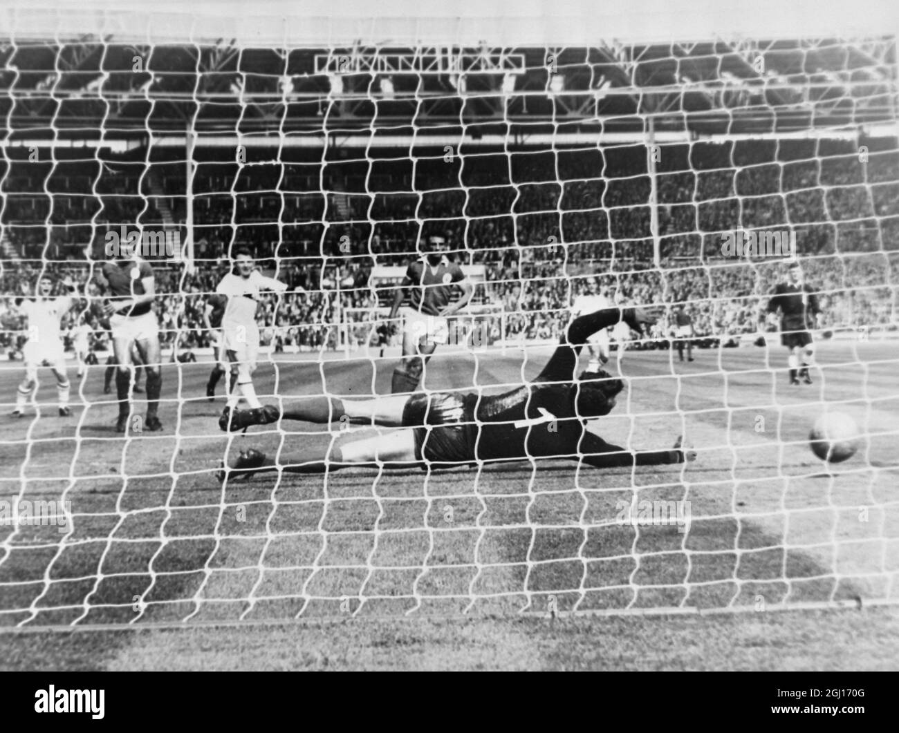 FANION GIRONDINS DE BORDEAUX - BENFICA COUPE EUROPE 8e FINALE 86-87 EUR 14,99 - FR