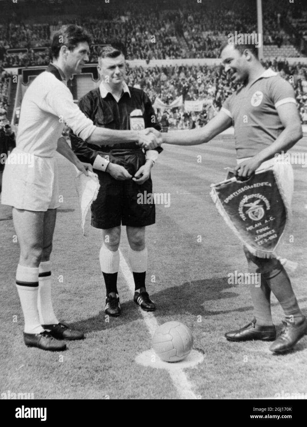 EUROPEAN FOOTBALL CUP FINAL AT WEMBLEY STADIUM BENFICA LISBON AND