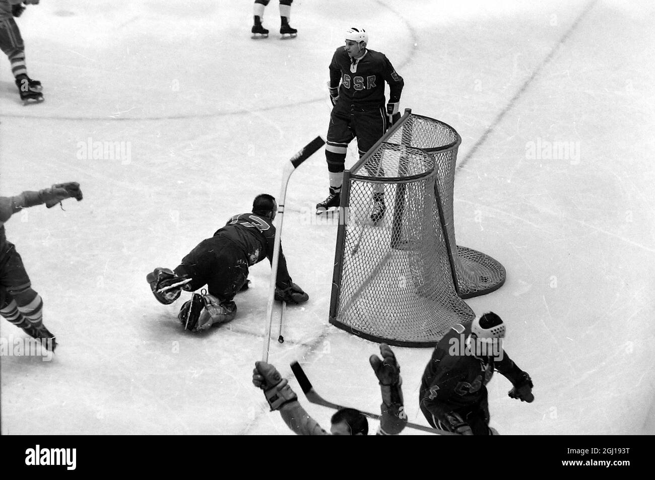 WINTER OLYMPICS GAMES IN INNSBRUCK, AUSTRIA - CZECHOSLOVAKIA SCORES AGAINST SWITZERLAND - ; 5 FEBRUARY 1964 Stock Photo