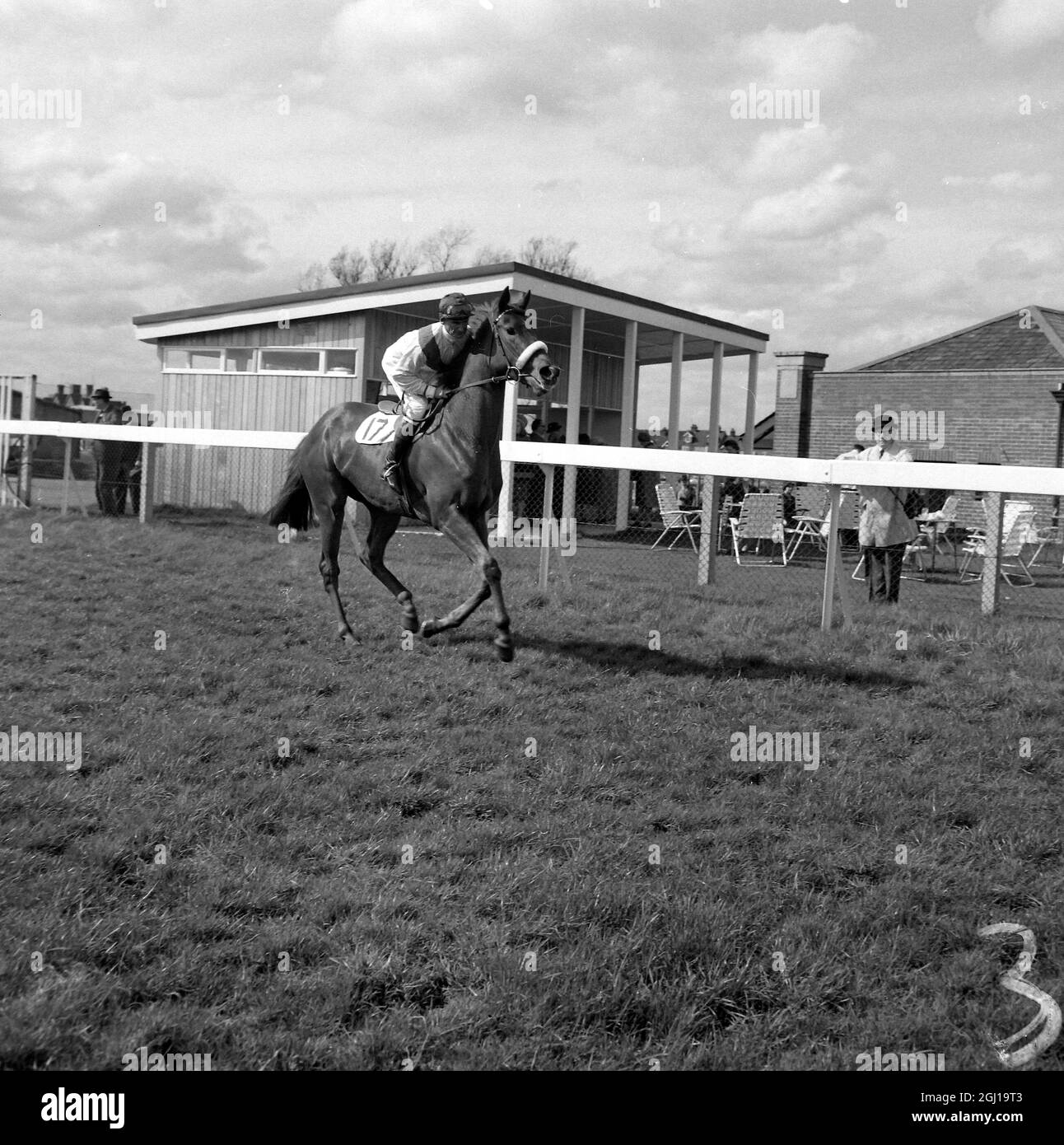 HORSE RACE ELA MARITA WITH JOCKEY BOUGOURE IN NEWBURY ; 20 APRIL 1964 Stock Photo