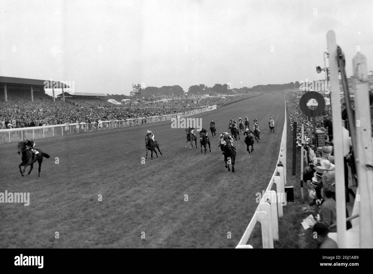 HORSE RACING IN EPSOM DERBY SANTA CLAUS BREASLEY RACE HOME TO WIN ; 3 JUNE 1964 Stock Photo