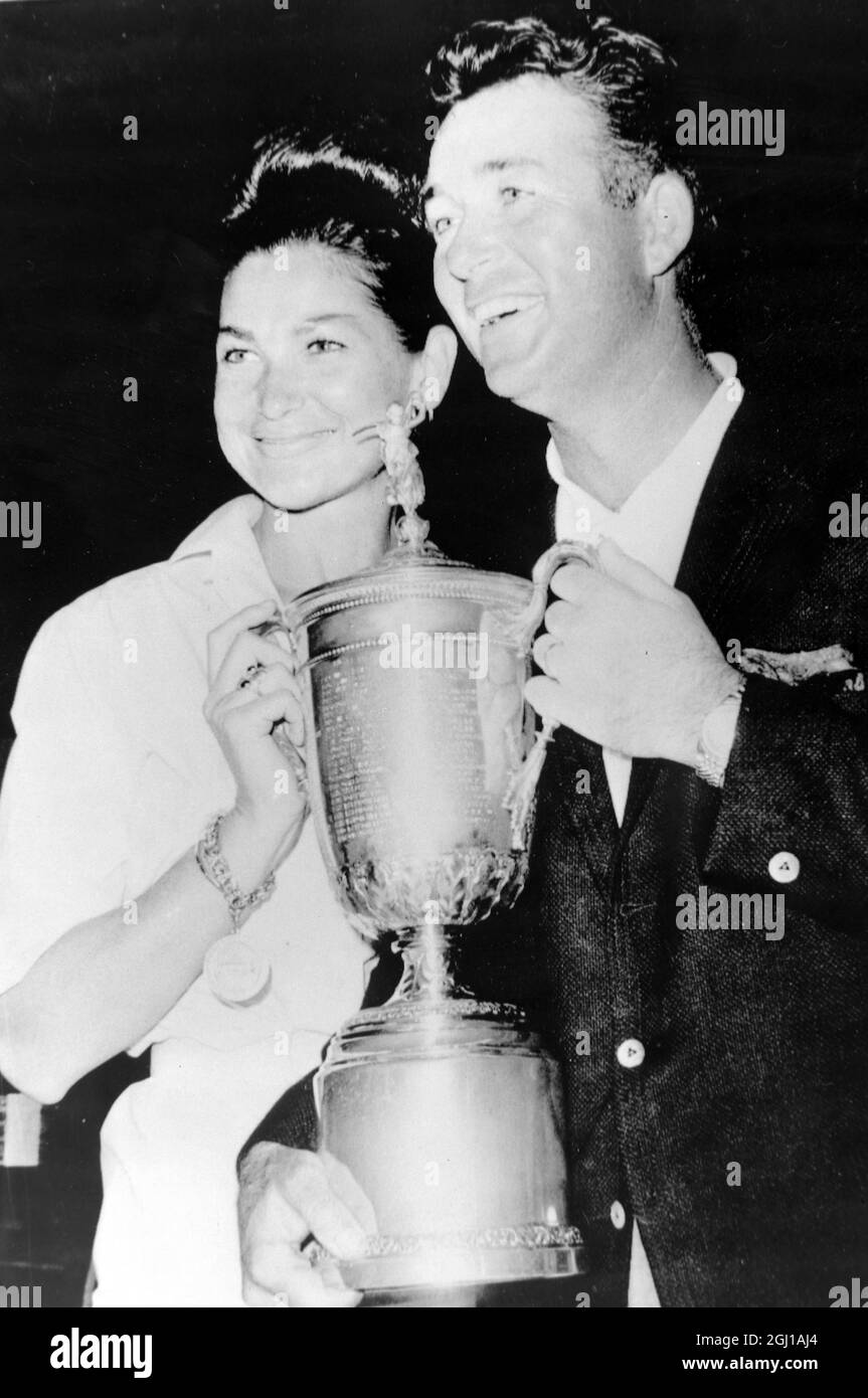 KEN VENTURI WITH WIFE CONNIE AFTER WINNING THE 64TH NATIONAL OPEN GOLF TOURNAMENT - ; 23 JUNE 1964 Stock Photo