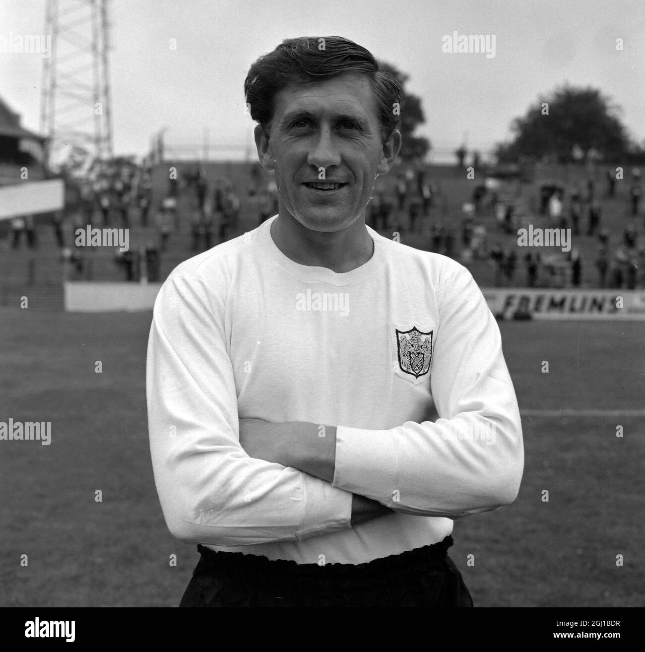 ROBERT HOWFIELD - PORTRAIT OF FOOTBALLER OF FULHAM FC FOOTBALL CLUB TEAM IN LONDON - ; 17 AUGUST 1964 Stock Photo
