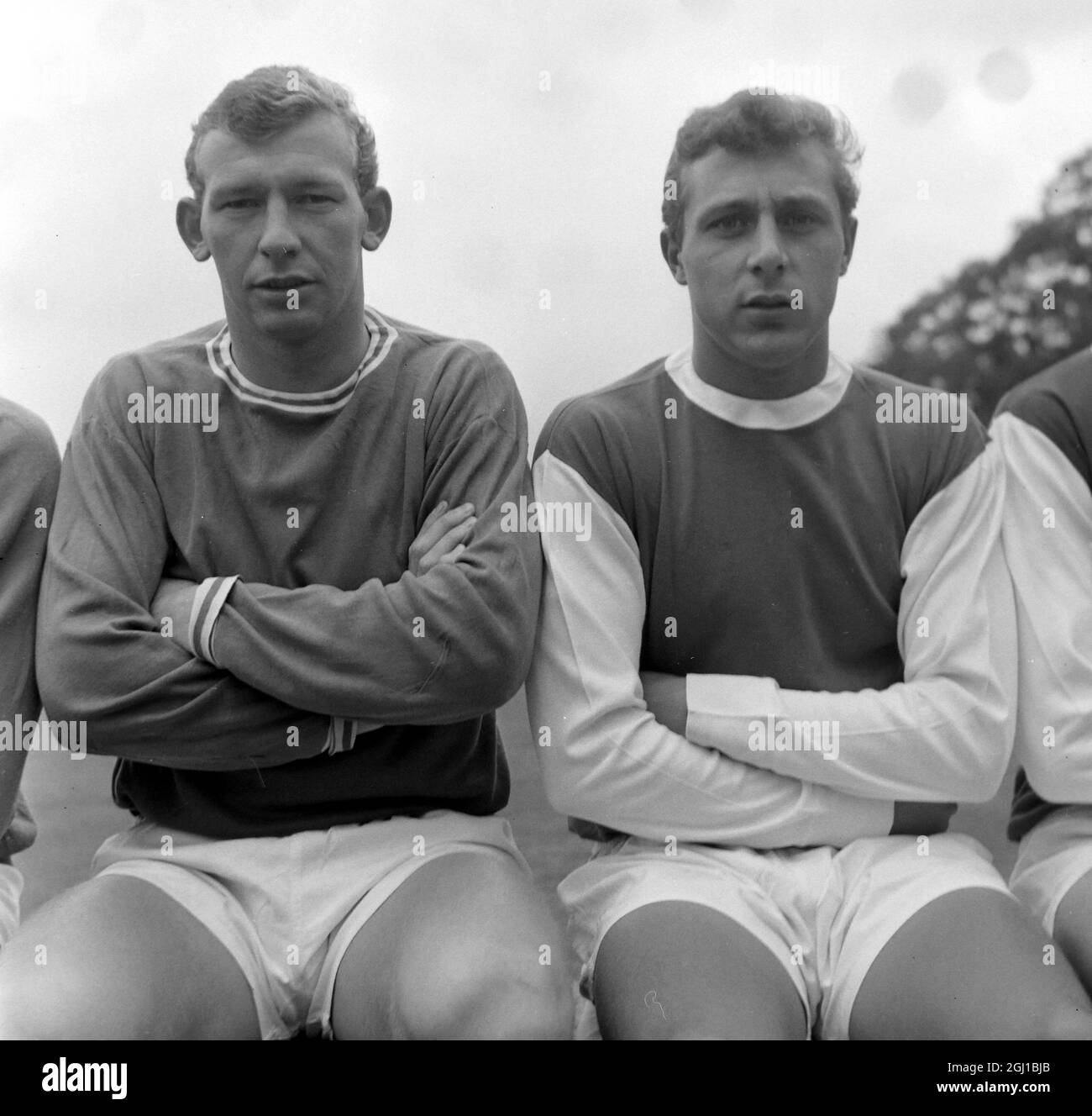 ROBERT WILSON & JOHN RADFORD - PORTRAIT OF FOOTBALLERS OF ARSENAL FC FOOTBALL CLUB TEAM IN LONDON ; 20 AUGUST 1964 Stock Photo