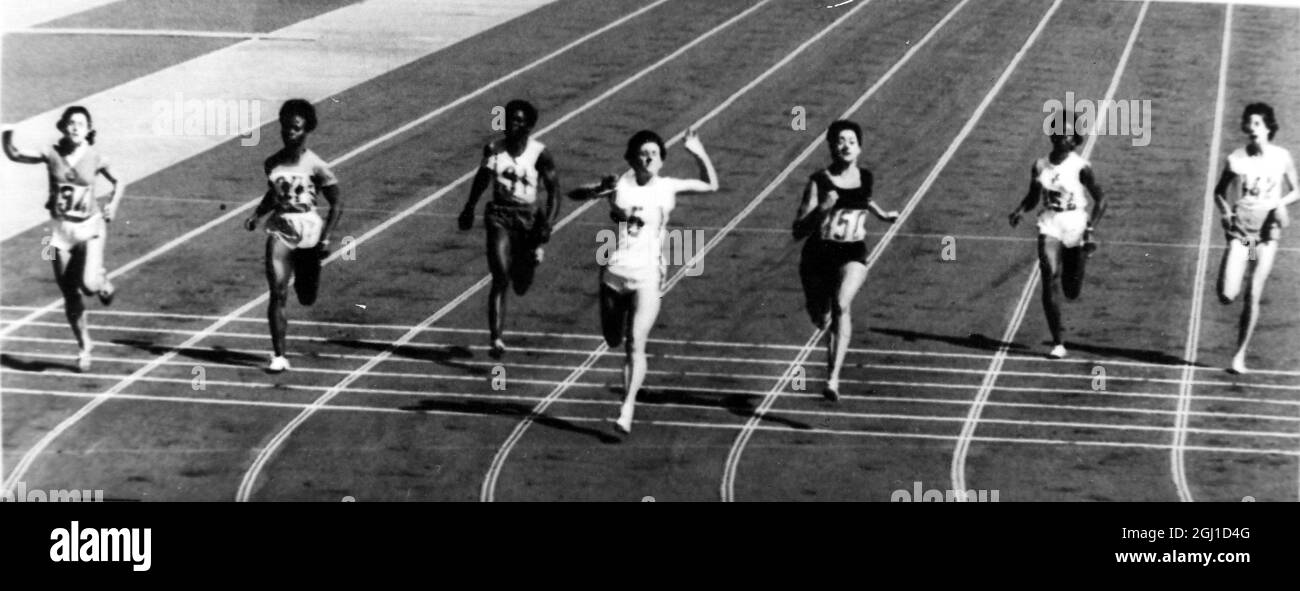 OLYMPICS, OLYMPIC SPORT GAMES - THE XVIII 18TH OLYMPIAD IN TOKYO, JAPAN - RUNNING 100M WOMENS HEAT 4 ENTRANTS ; 15 OCTOBER 1964 Stock Photo