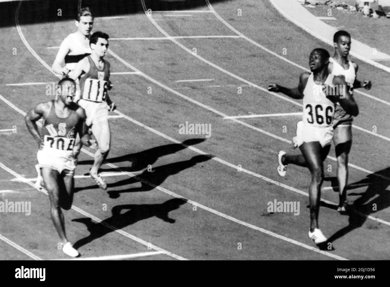 OLYMPICS, OLYMPIC SPORT GAMES - THE XVIII 18TH OLYMPIAD IN TOKYO, JAPAN -  RUNNING 100M MENS SEMI FINAL US PENDER IN PAIN AFTER 2ND PLACE ; 15 OCTOBER  1964 Stock Photo - Alamy