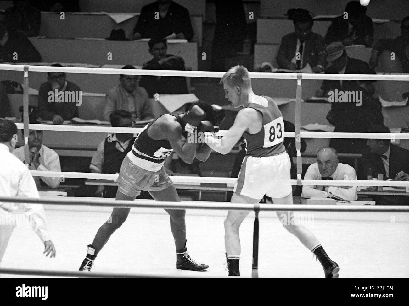 OLYMPICS, OLYMPIC SPORT GAMES - THE XVIII 18TH OLYMPIAD IN TOKYO, JAPAN - BOXING OLYMPICS LIGHT MIDDLE ALEMOU V MATTSSON  ;  15 OCTOBER 1964 Stock Photo