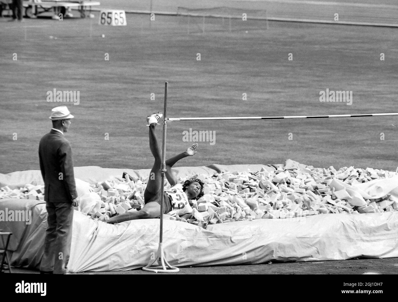 OLYMPICS, OLYMPIC SPORT GAMES - THE XVIII 18TH OLYMPIAD IN TOKYO, JAPAN - FIELD EVENTS OLYMPICS WOMENS HIGH JUMP BASKERVILLE US ELIMINATION ROUND  ;  16 OCTOBER 1964 Stock Photo