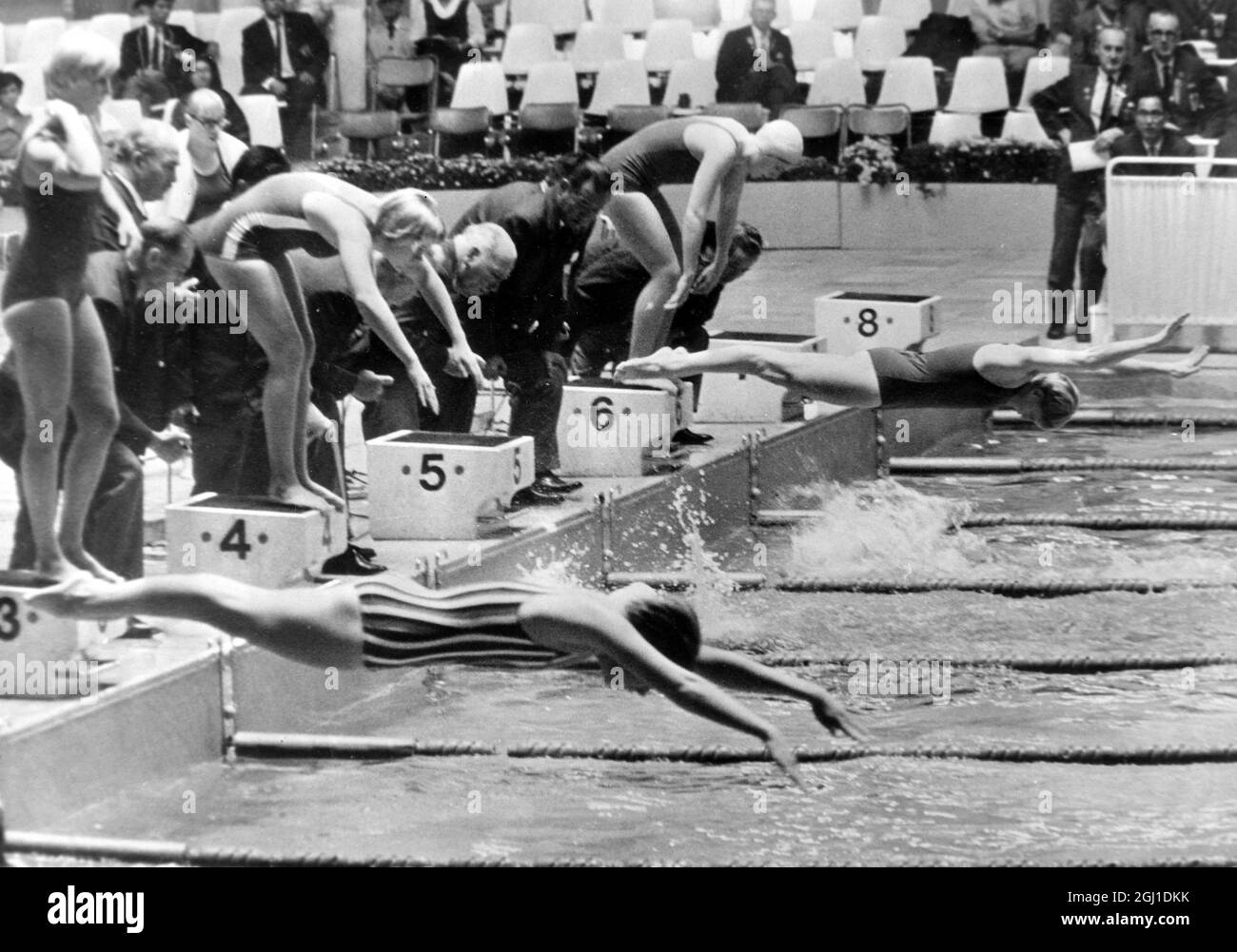 1964 olympics swimming Black and White Stock Photos & Images Alamy