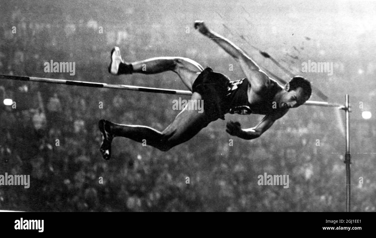 High jump olympics japan Black and White Stock Photos & Images Alamy
