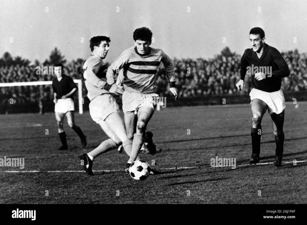 FOOTBALL EUROPEAN CUP WINNERS WEST HAM V SPARTAK ACTION IN PRAGUE ; 9 DECEMBER 1964 Stock Photo