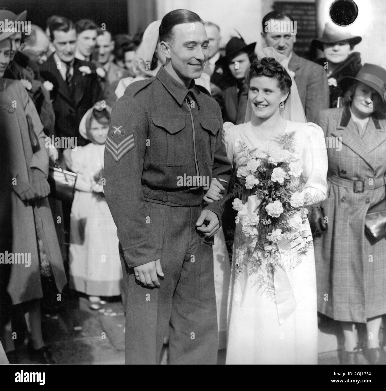 Denis Compton weds Miss Doris Rich Stock Photo