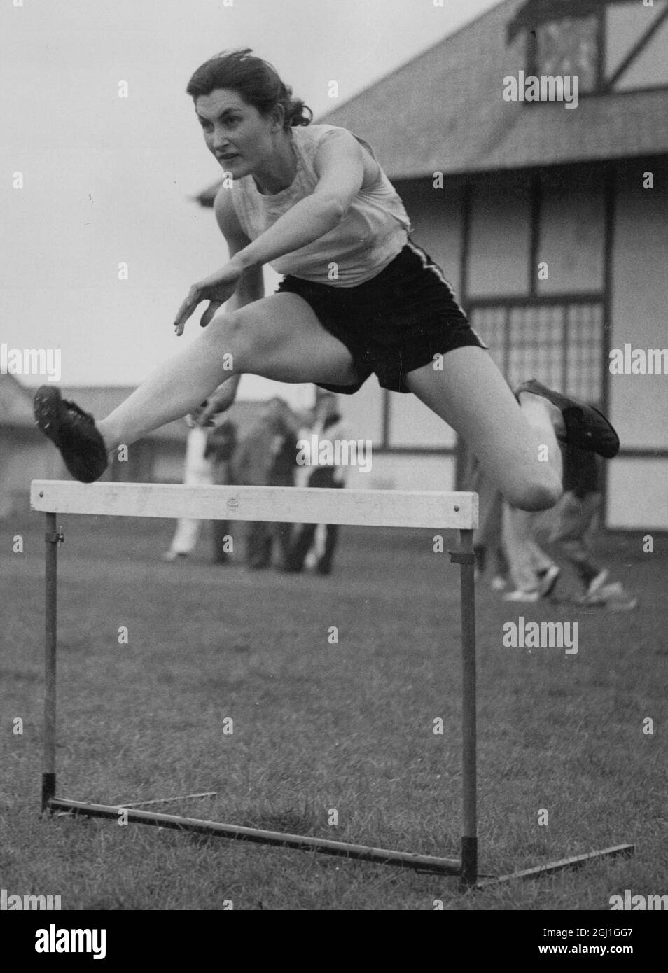 Jean Desforges - Essex hurdler and long jump - competed in 1952 Olympics - 17 April 1948 Stock Photo