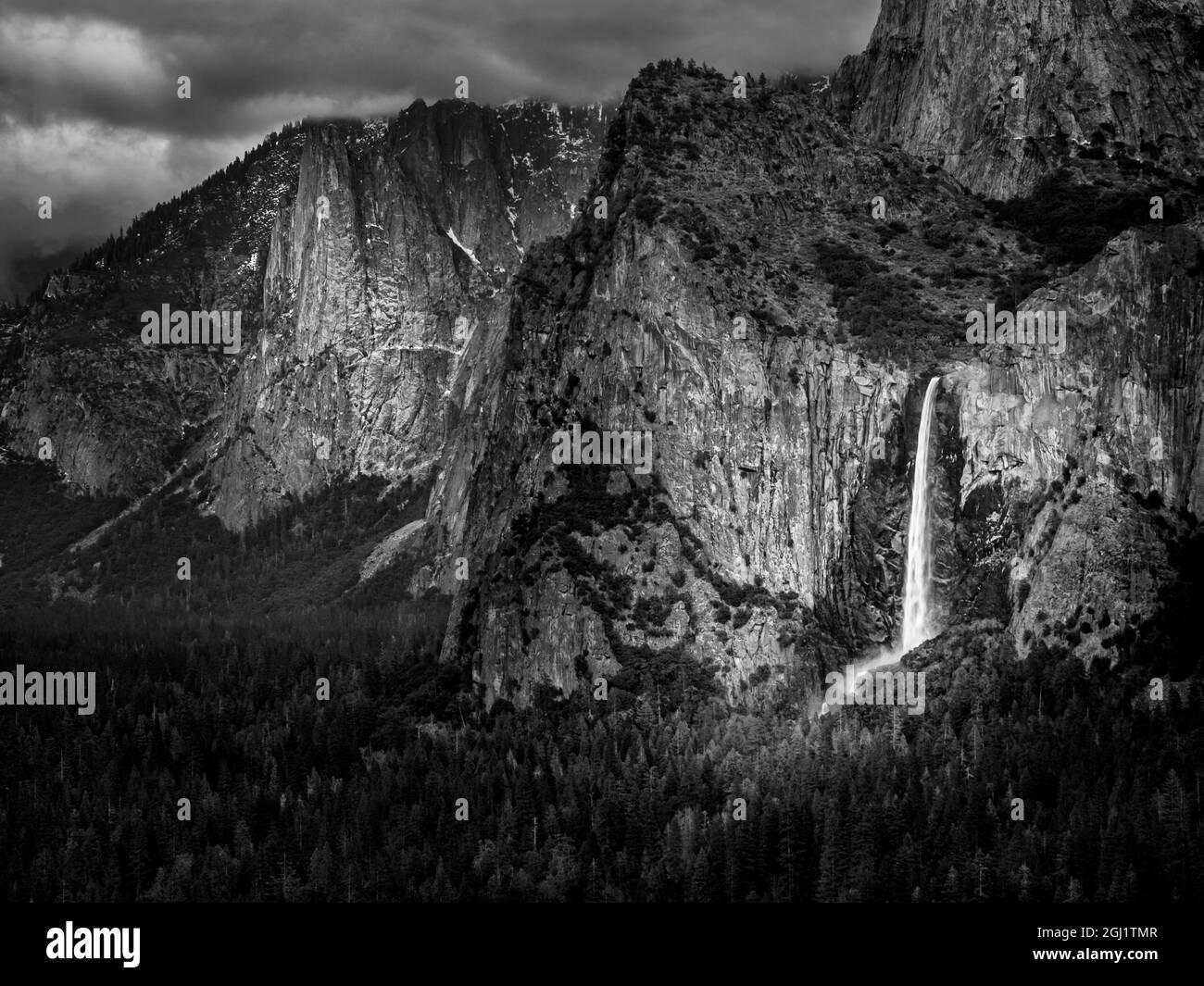 USA, California, Yosemite National Park, Late afternoon light touches Bridalveil Fall Stock Photo