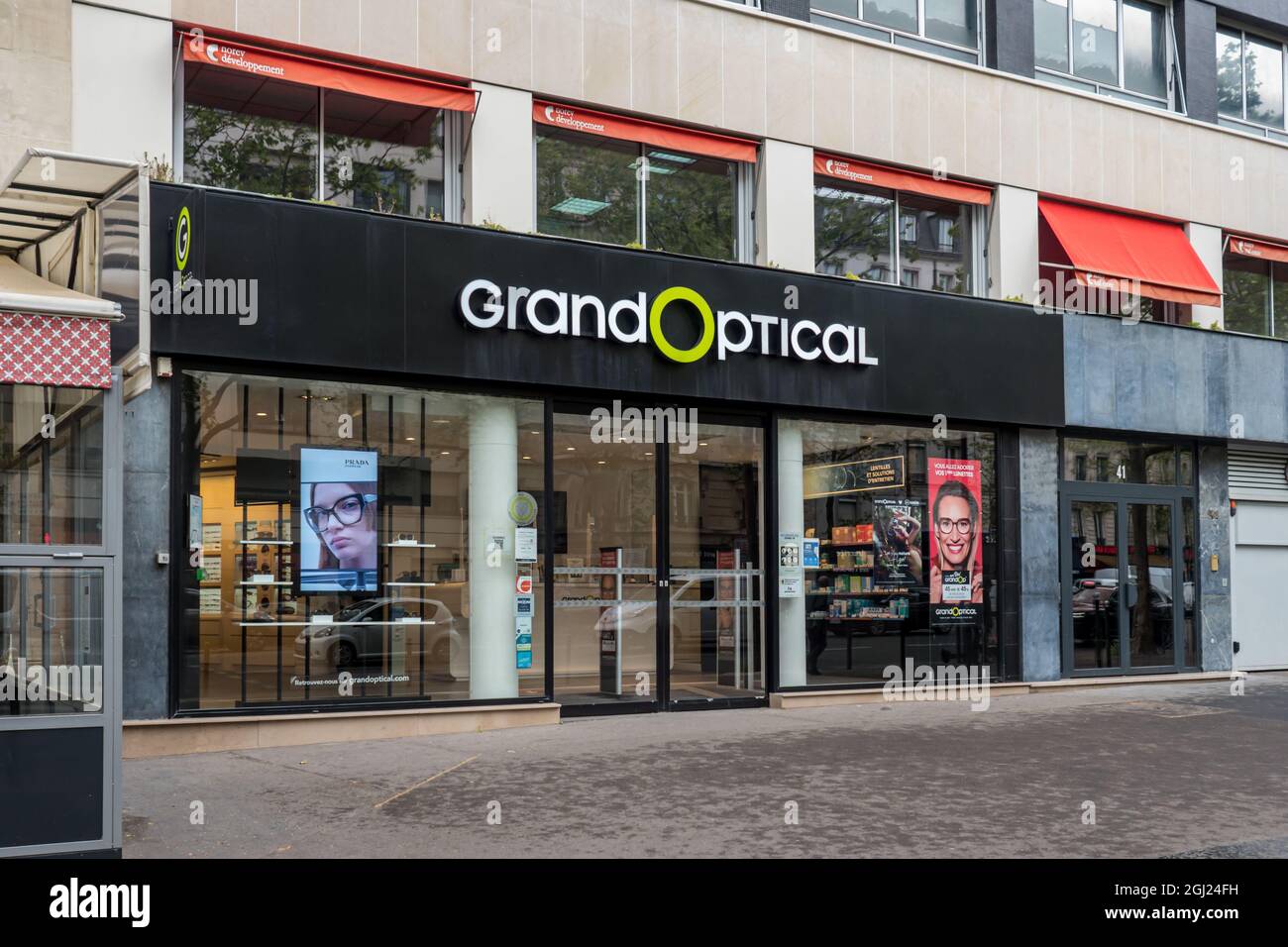 Grand optical sign hi-res stock photography and images - Alamy