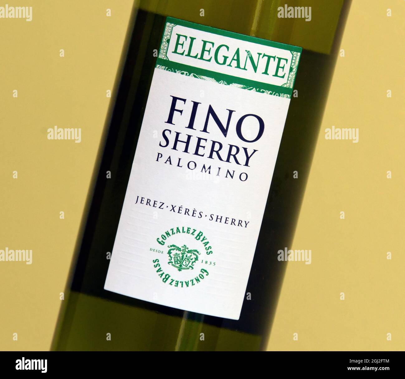 Wine label. Gonzalez Byass Elegante Fino Sherry Palomino. Jerez Xeres ...